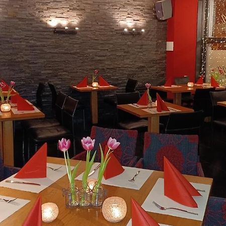 Hotel-Restaurant Le Lion D'Or Porrentruy Kültér fotó