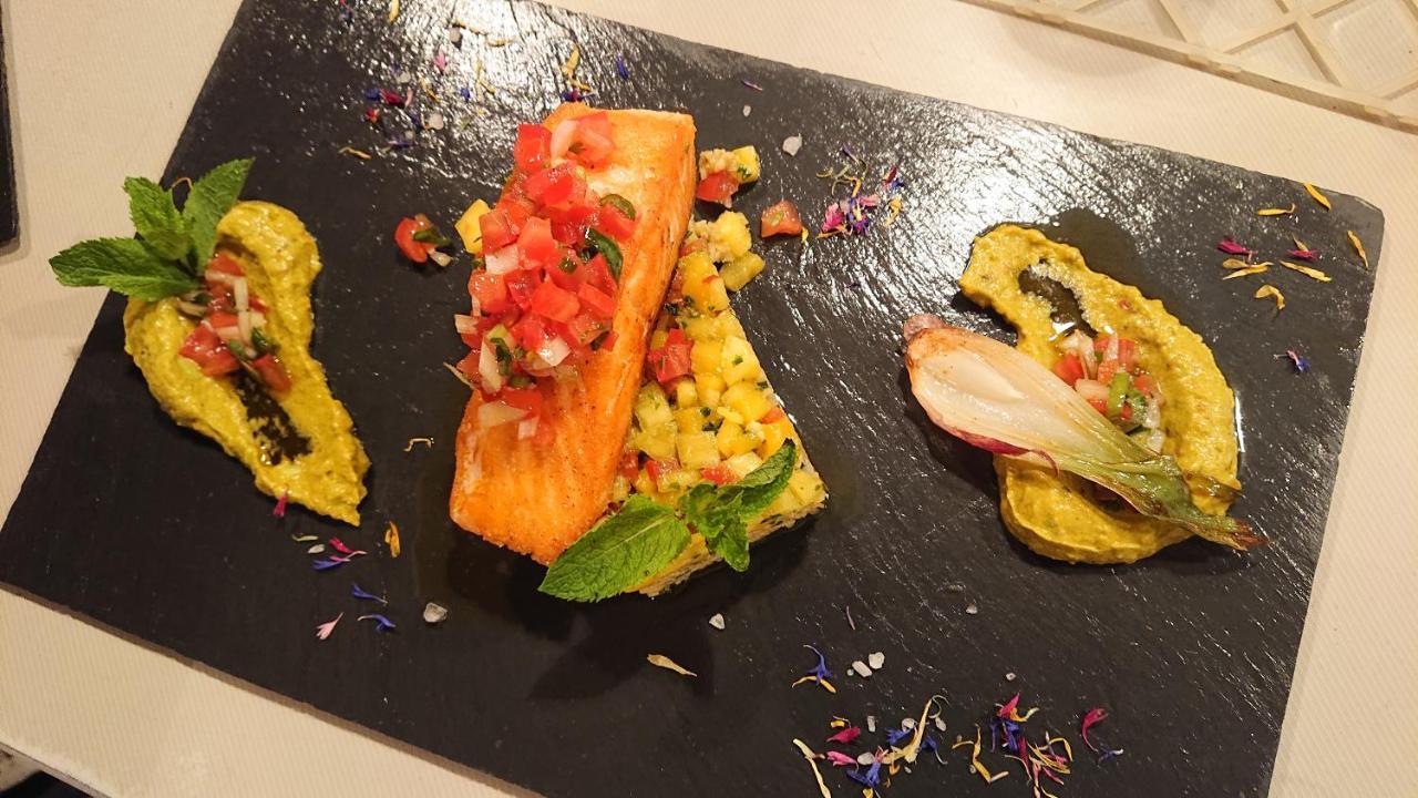 Hotel-Restaurant Le Lion D'Or Porrentruy Kültér fotó