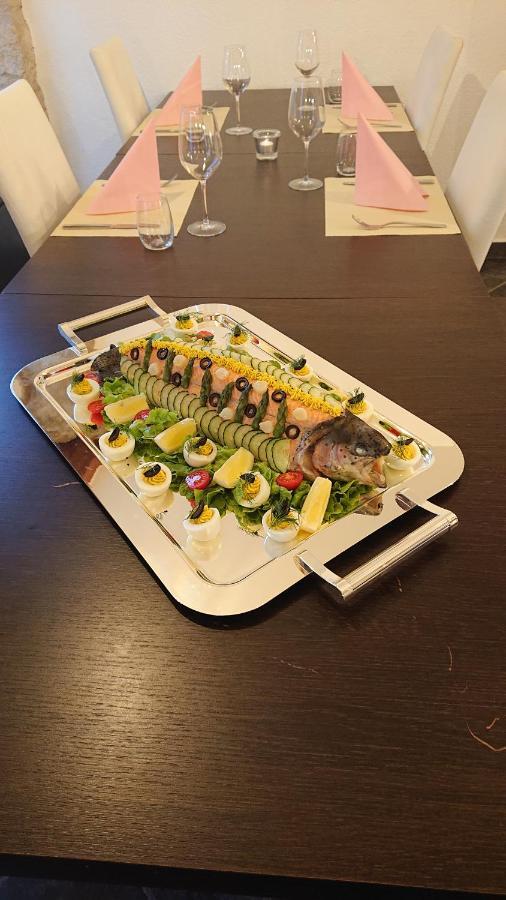 Hotel-Restaurant Le Lion D'Or Porrentruy Kültér fotó