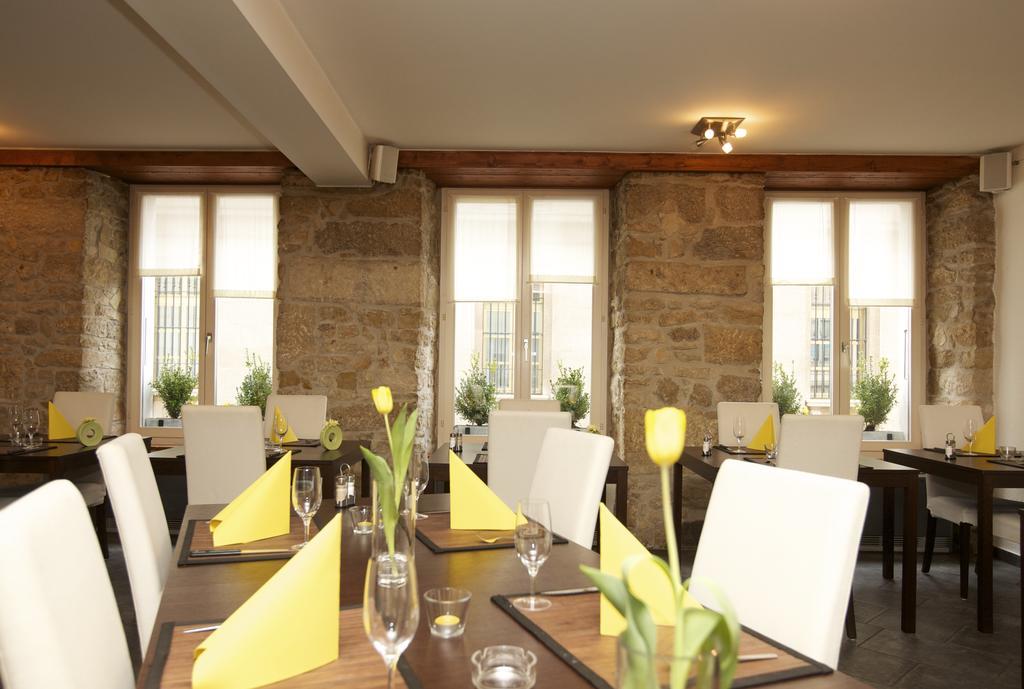 Hotel-Restaurant Le Lion D'Or Porrentruy Kültér fotó